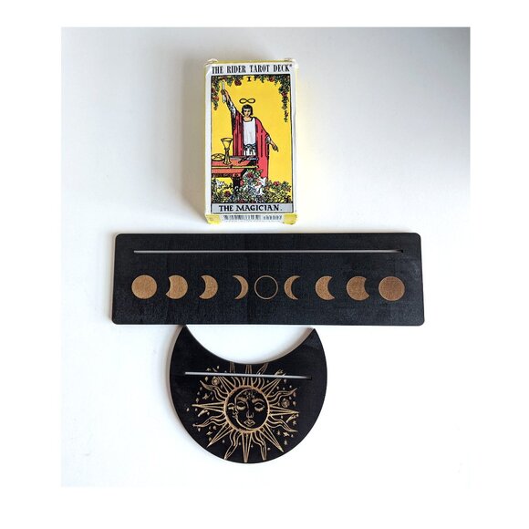 VINTAGE RYDER TAROT DECK CARD SET By PAMELA COLMAN SMITH & 2pc's Wooden Stand - Picture 2 of 9